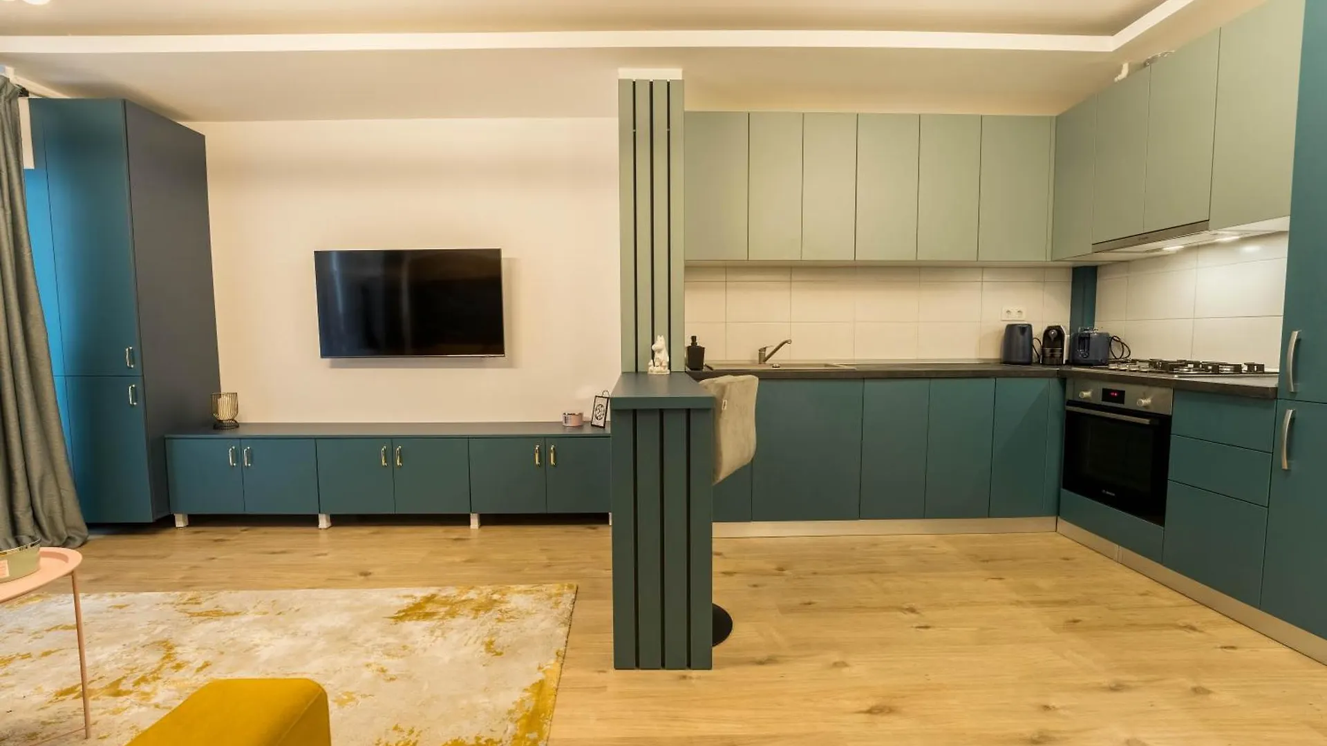 Blue Spot - Chic Pipera Getaway With Balcony Apartment Bucharest Romania