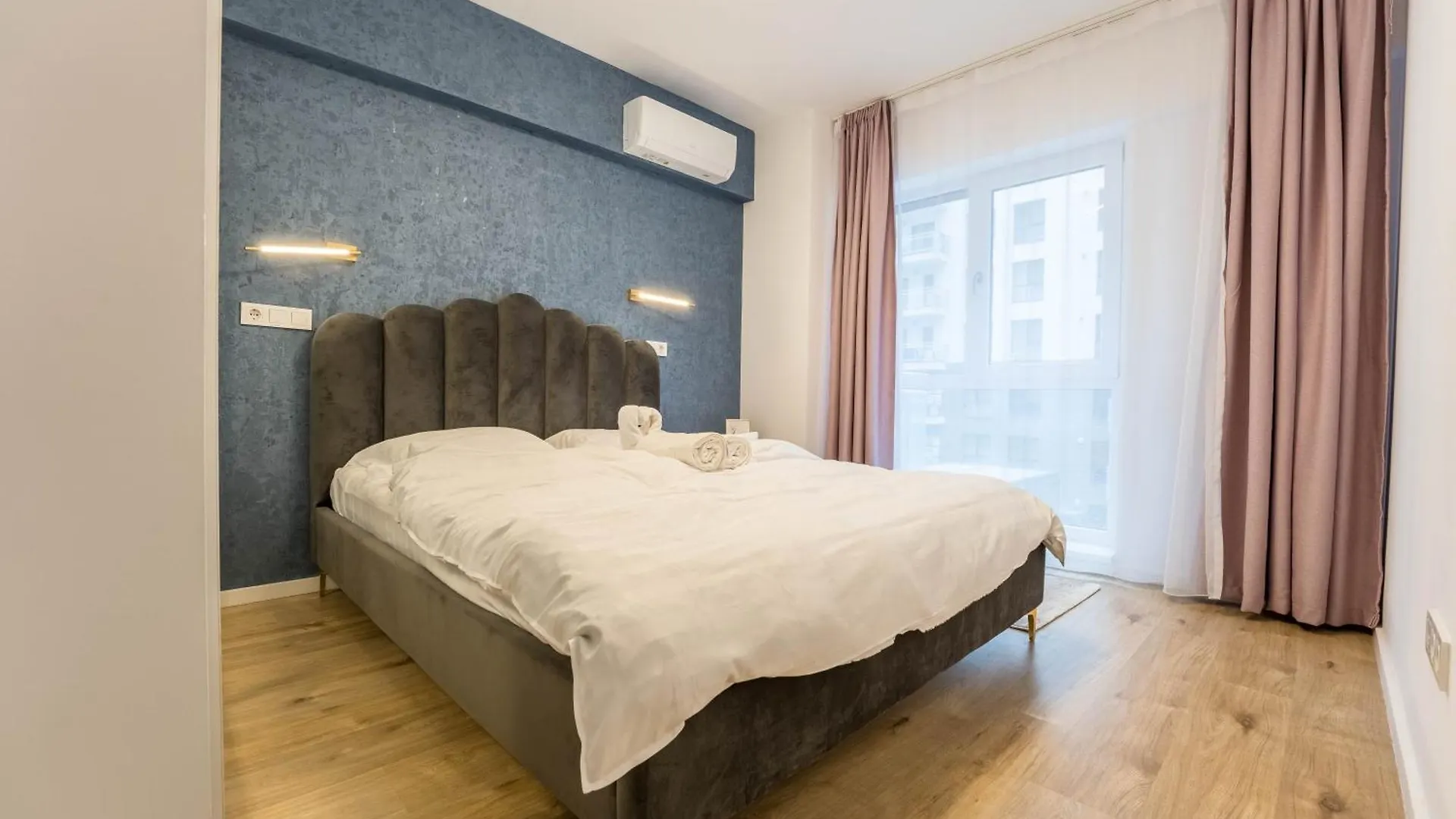Blue Spot - Chic Pipera Getaway With Balcony Apartment Bucharest Romania