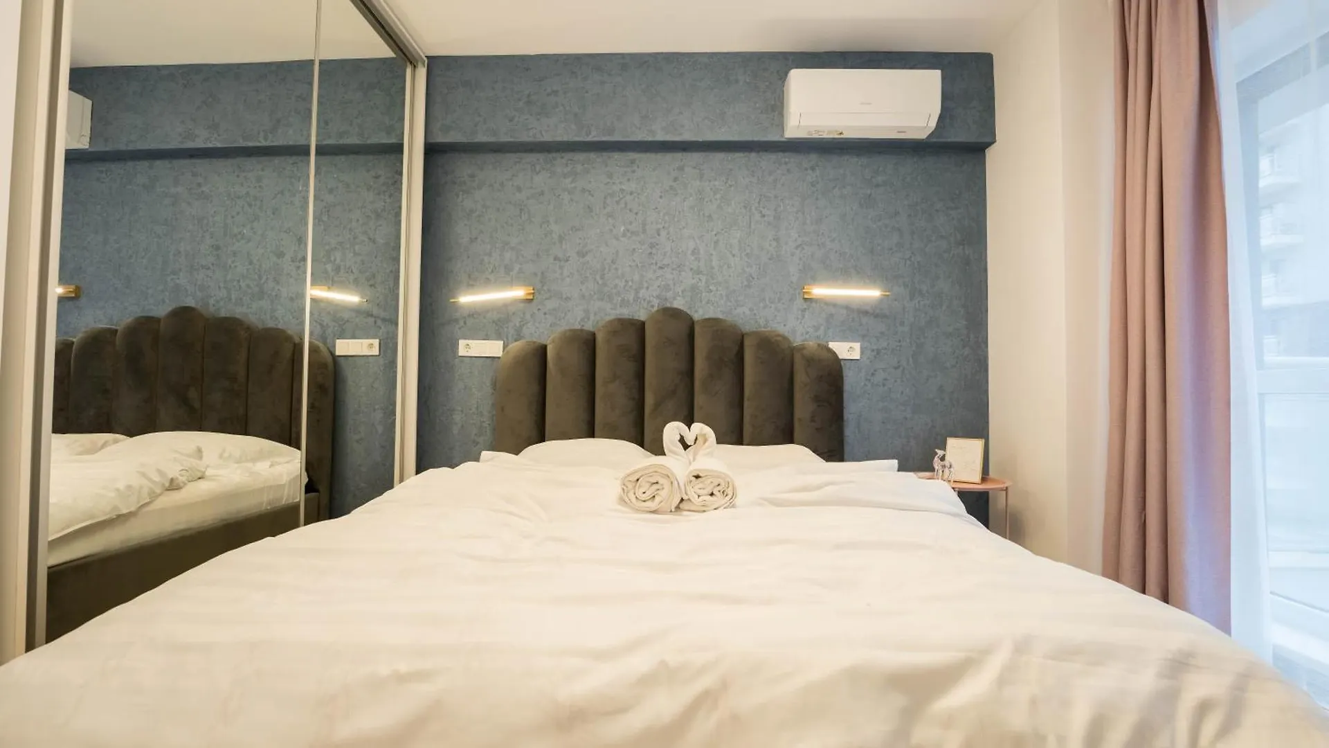 Blue Spot - Chic Pipera Getaway With Balcony Apartment Bucharest