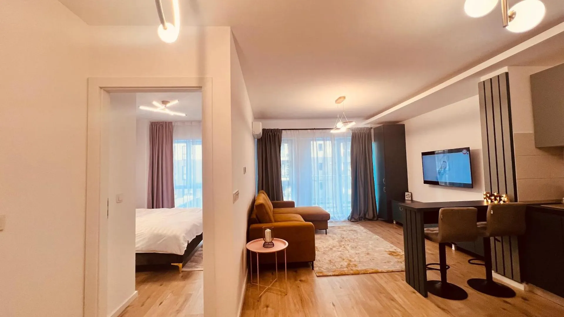 Blue Spot - Chic Pipera Getaway With Balcony Apartment Bucharest